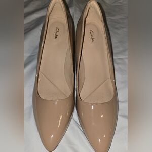 Clarks Women's Laina Rae Heels Praline Patent